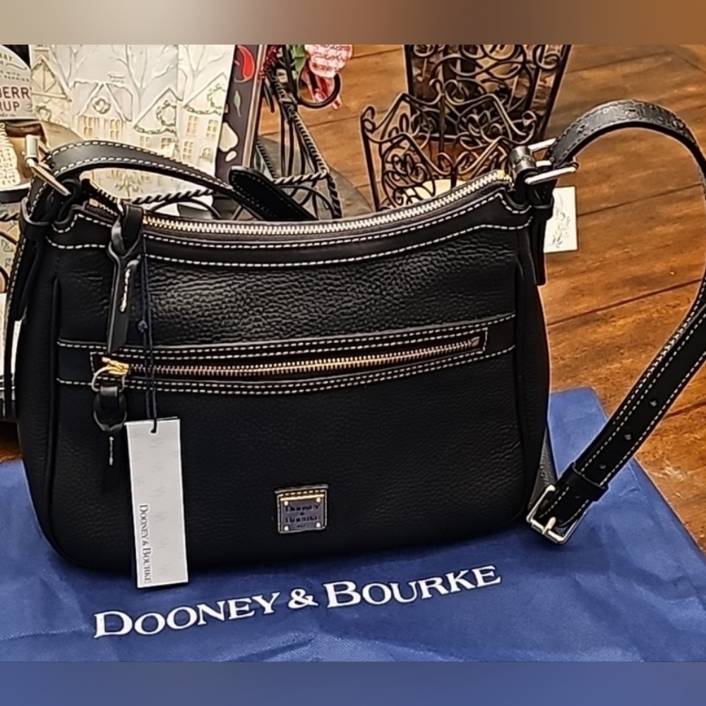 NWT Dooney & Bourke  Black Pebble Grain Leather
